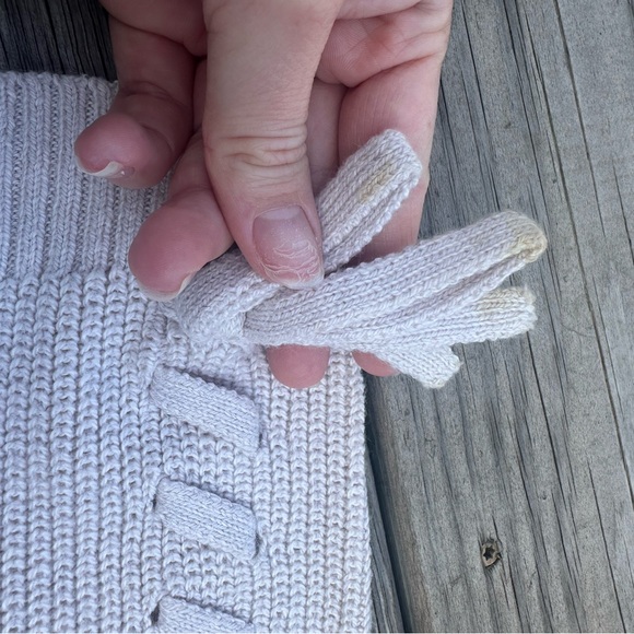 american eagle v-neck cream knit sweater with sleeves and ties - Picture 9 of 9